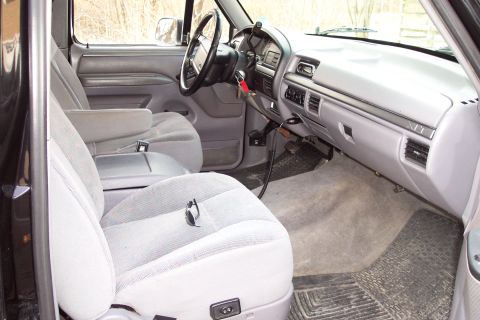 1995 Ford Bronco - as clean as it gets for winter