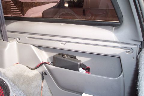 1995 Ford Bronco - the actual unit in the back. These radios with the remote head unit makes placement a breeze.
