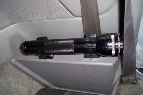 1995 Ford Bronco - Medium length Mag mounted over the seat belt retractor