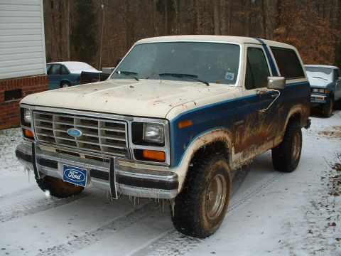 Snow (Jan. 2005) - 1985 Ford Bronco
