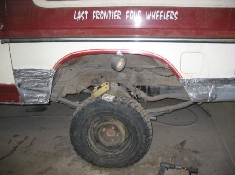 1985 Ford Bronco - Someone stole my swampers and my fenders!!!