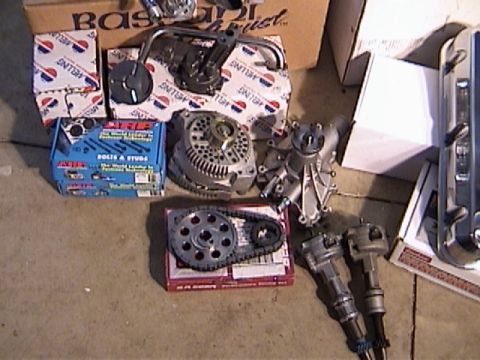 1990 Ford Bronco - new 200 amp 3G alt, new water pump, roller timing chain and dist. one dist is the one that came with the engine the other is a new one made…