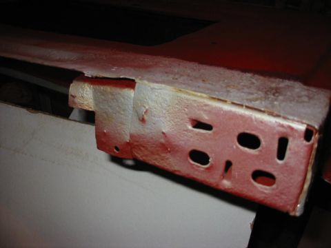 1991 Ford Bronco - If you ever decide to do this, don't cut off the bottom - inside bracket, it makes everything a lot easier to line up. Notice the rust. The…