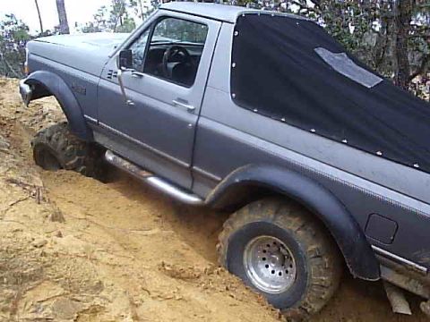 1992 Ford Bronco - steep hill climb. that hole swallowed the tire