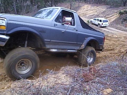 1992 Ford Bronco - same area, different hill, 4 lo