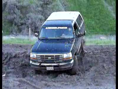 1995 Ford Bronco - 10 secs; leaving the upper mud pit
