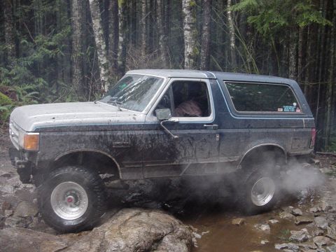 1987 Ford Bronco - on the river rocks, amzing how much smaller the pic makes it look