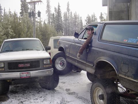 1987 Ford Bronco - playin on Dana's 35's