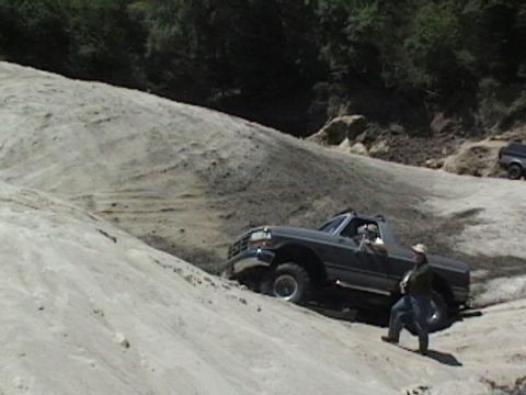 1992 Ford Bronco - working on the extraction
