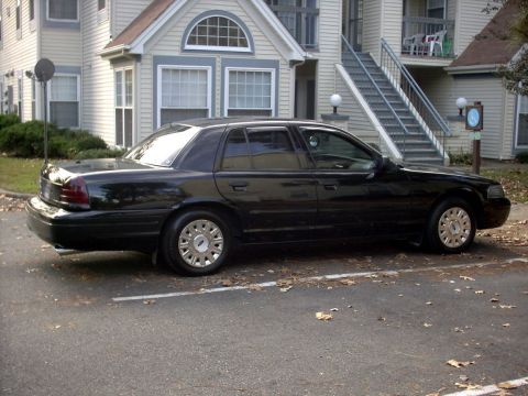 2001 Ford Crown Victoria photo