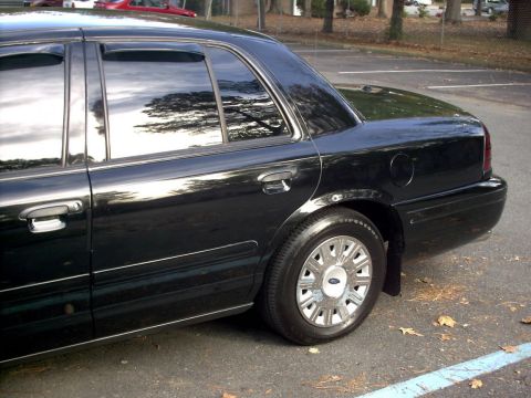 2001 Ford Crown Victoria photo