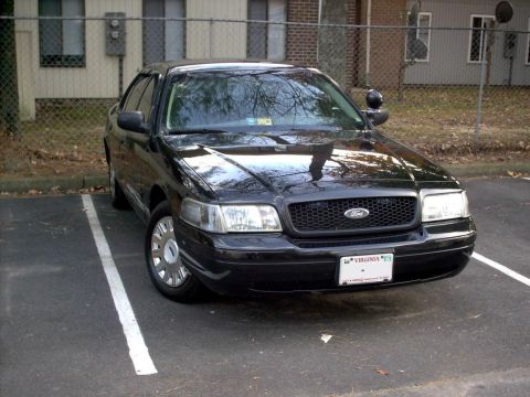2001 Ford Crown Victoria photo