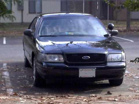 2001 Ford Crown Victoria photo