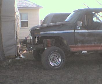 1983 Ford Bronco - Fender zip tied to truck for mock-up