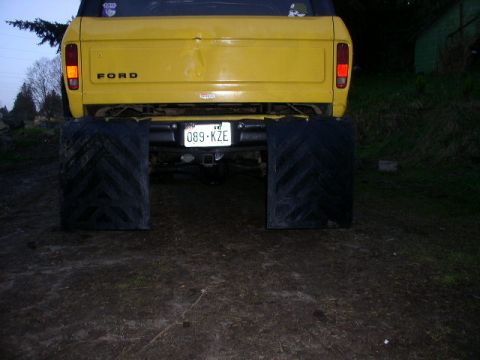 1978 Ford Bronco - Cops say I needed mud flaps