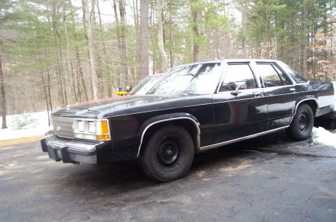 1991 Ford LTD Crown Victoria - Black 1991 Ford Crown Victoria LTD parked on a driveway with snow on the ground.