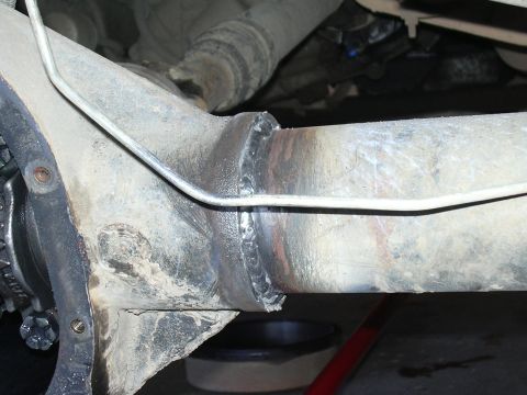 1991 Ford Bronco - Welding the tubes to the diff housing helps prevent them from spinning and bending