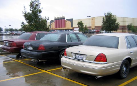 2000 Ford Crown Victoria - Cinemark Theatre
