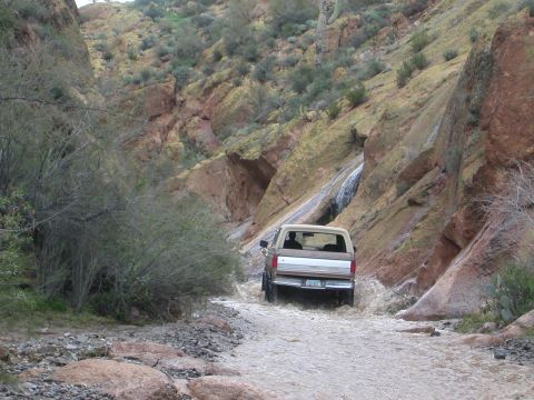 1984 Ford Bronco - Upstream we go... (narrow part of box canyon)