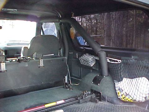 1991 Ford Bronco - rollcage in a Bronco