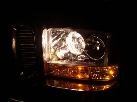 2000 Ford Excursion - APC projectors w/Silver Stars