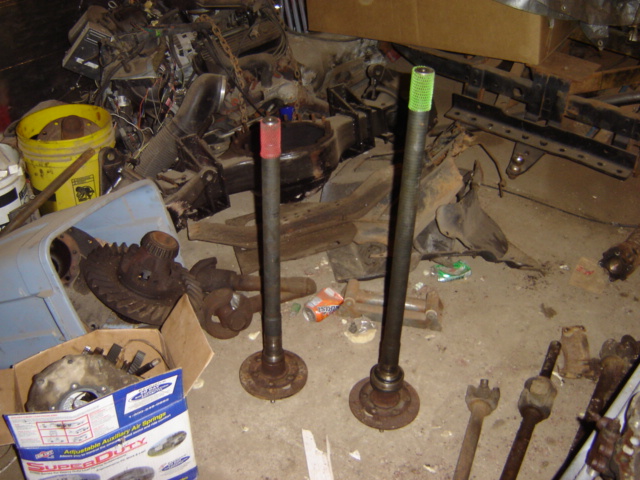 35 spline semifloat 5 on 5.5 shafts.