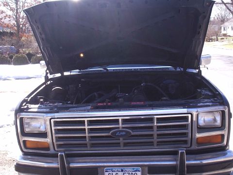 1985 Ford Bronco - The grille and headlight design suggest an earlier model than claimed.
