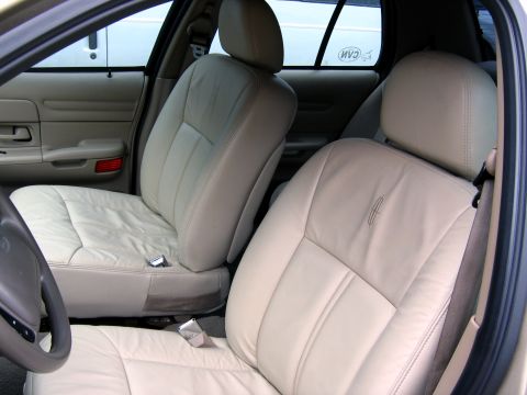 2000 Ford Crown Victoria - The seats are in