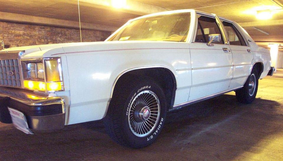 1985 Ford Crown Victoria LTD “babycakes”