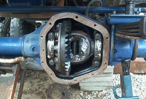 1986 Ford Bronco - Po mans locker! Lincoln welded to the max! That pin aint breakin. It's all a solid unit now.