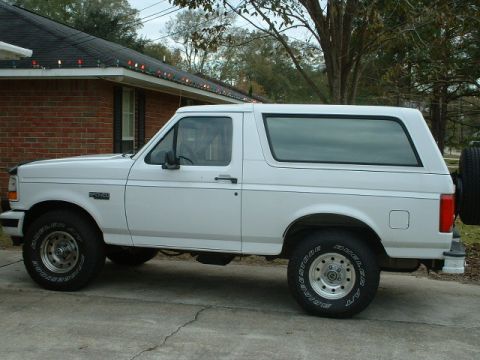 1996 Ford Bronco - pulled the steps off