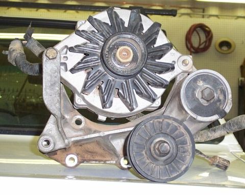 1986 Ford Ranger - Large-case alt accy bracket from a serpentine van