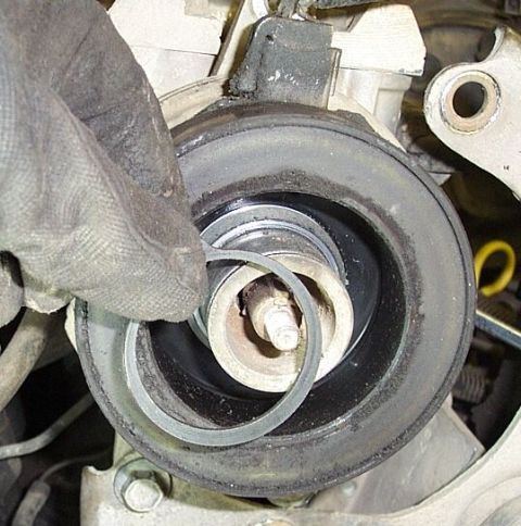 1986 Ford Ranger - I didn't need to change the magnet as they looked identical but if you do there's one more larger snap ring and it will pull off