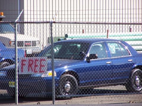 2001 Ford Crown Victoria - Darn liars, they aint free!