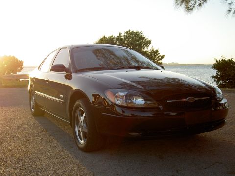 2003 Ford Taurus photo
