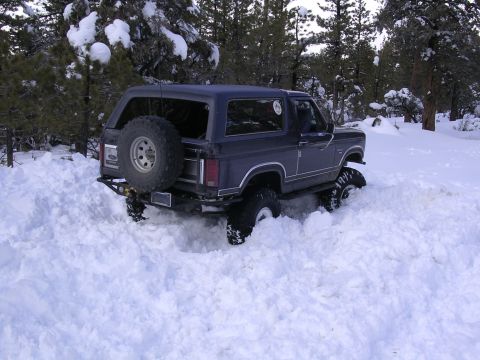 1999 Toyota Tacoma - Ford Bronco struggling in deep snow off-road.