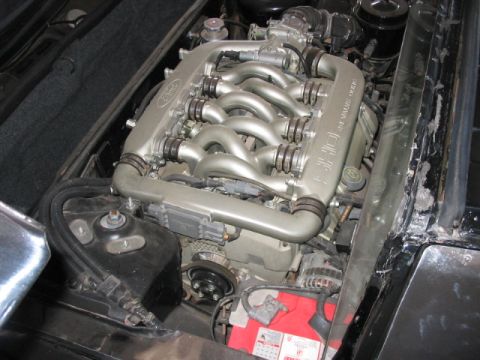 1993 Ford Taurus - The 1993 Ford Taurus SHO featured a Yamaha-designed 3.0L V6 engine with 24 valves.
