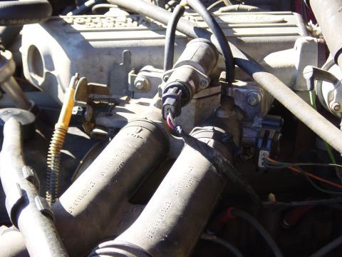1988 Ford Bronco - Another Throttle Body pic from the driver's side