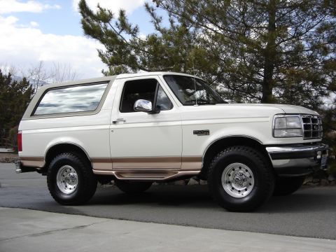 1995 Ford Bronco - nice and clean