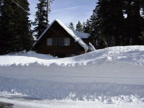 1995 Ford Bronco - New Snow in driveway of cabin