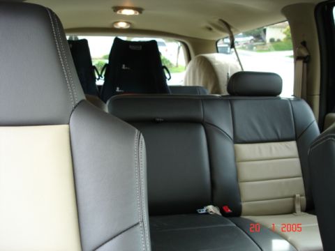 2005 Ford Excursion photo
