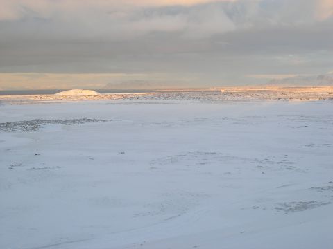 2001 Jeep Wrangler - Expansive winter landscape with a distant hill and a SUPERMOTORS watermark visible.