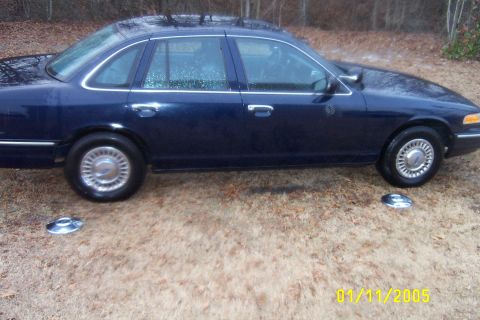 1997 Ford Crown Victoria photo
