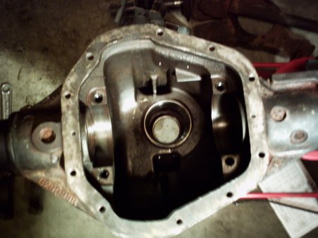 1986 Ford Bronco - Tore it back down for final assembly. Here the inner pinion bearing race is installed. I didn't use the baffle that comes with the kit, and…