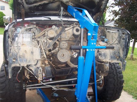 1986 Ford Bronco - Pulling the old engine.