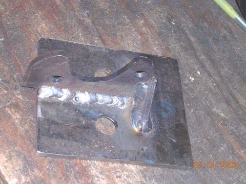 1994 Ford Bronco - bracket welded up with a small gusset plate. It was recommended that the sticks get some force against them when the tcase binds up. This s…