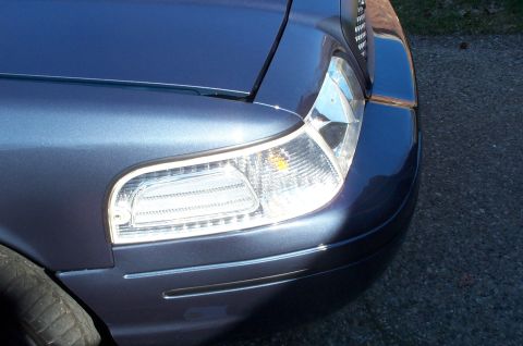 1998 Ford Crown Victoria - Here's what the amber bulb looks like, installed.