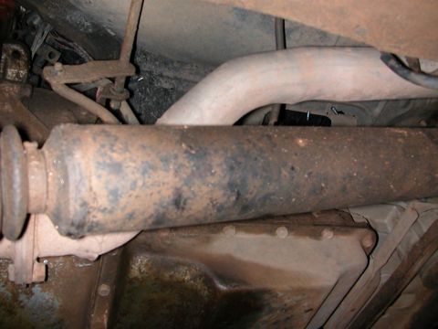 1984 Ford Bronco - the bend up over the front driveshaft