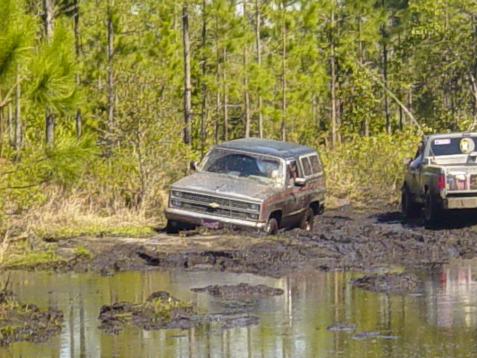 Hoss going to pull out stuck blazer at the 4 day hole.