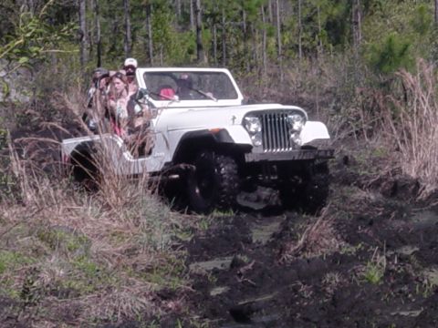 1989 Ford Bronco - Chipmunk playing in his dads CJ, in part of the 4 day hole